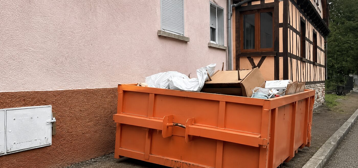 Benne pour vider une maison